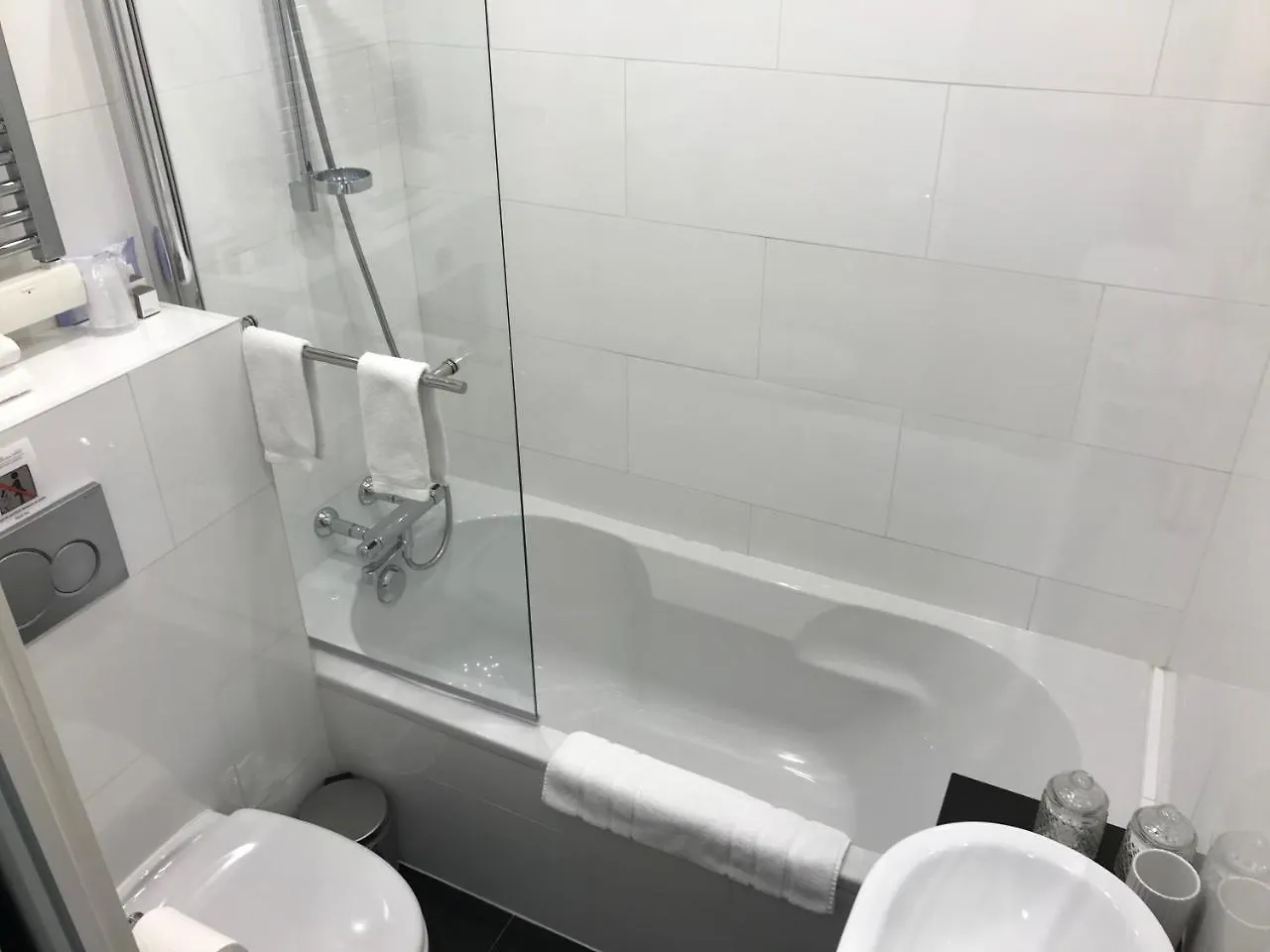 **** Hotel Antwerp Business Suites Belgien