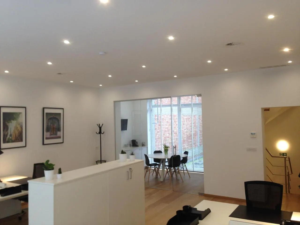 Antwerp Business Suites 4*,  Belgien